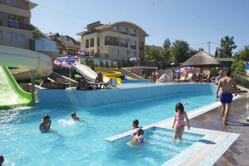 Sunny Hill Apartments & Aqua Park Vrnjačka Banja 外观 照片